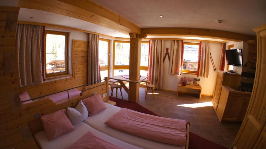 Hotel Schweizerhof Oberau Quarto foto
